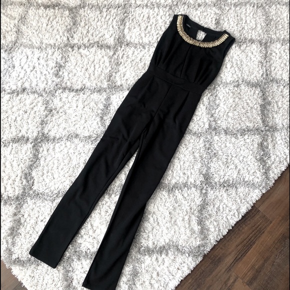 Boohoo Black Jumpsuit ✨VERY FLATTERING!!✨ - Picture 6 of 8
